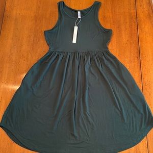 HiMone Dress XS New With Tags